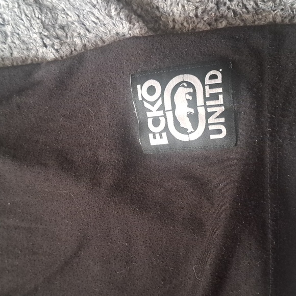 2 B&W T-shirts Ecko Unlitd &T-Shirt Company - Picture 7 of 8